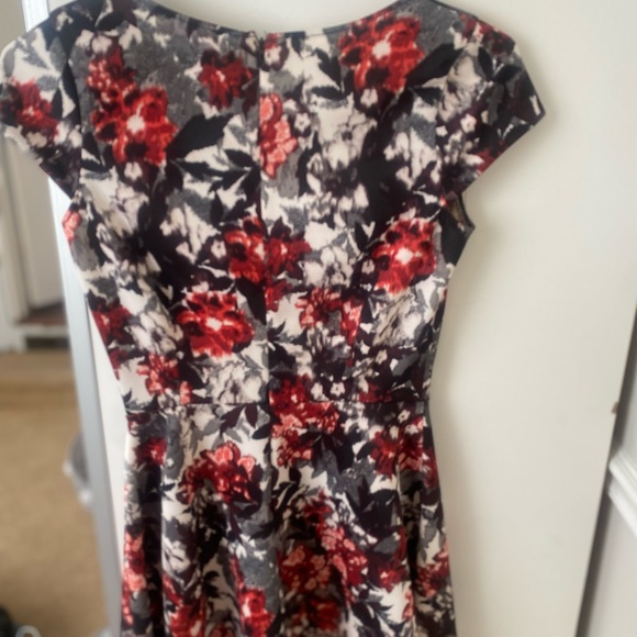 Floral aLove..Ady short dress and cap sleeve - Picture 2 of 5